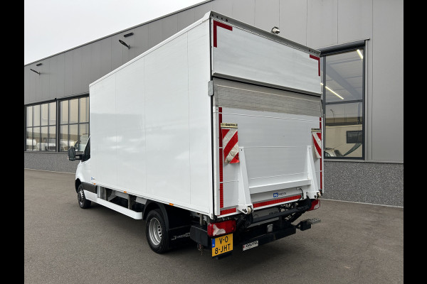 Mercedes-Benz Sprinter 516 CDI Bakwagen / 1000KG Laadklep / MBUX / Camera / Airco / Carplay navigatie