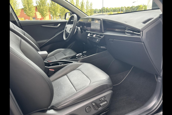 Kia Niro 1.6 GDi Hybrid ExecutiveLine Automaat | Schuif-/Kanteldak | Leder | Harman/Kardon | 18” Velgen | Stoelverkoeling | Camera | Navi | Stuur-/Stoelverwarming | Clima | Key-Less | Apple CarPlay/Android Auto | PDC | Cruise | LED |