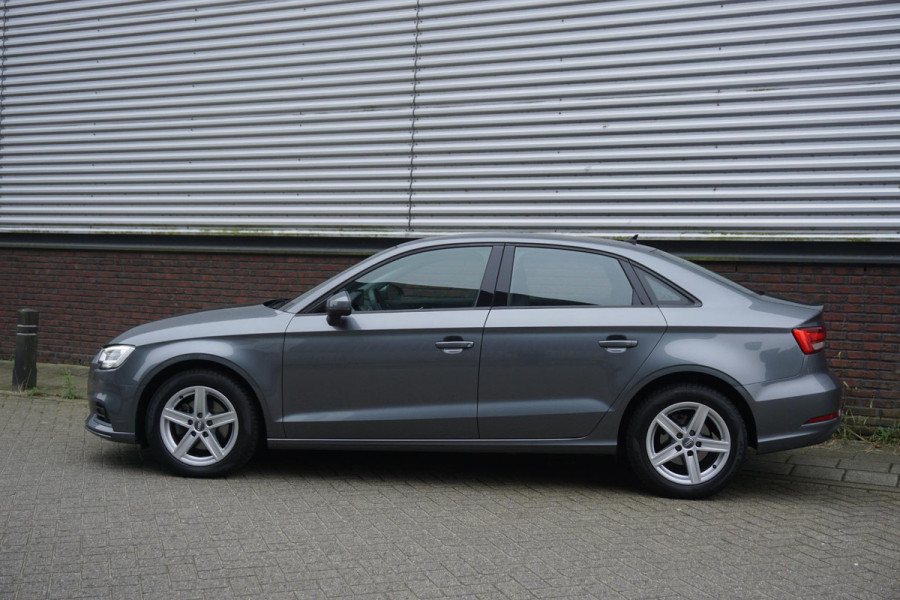 Audi A3 Limousine 30 TFSI 115PK Bi-Xenon/Navigatie/Cruise control/Parkeersensoren.