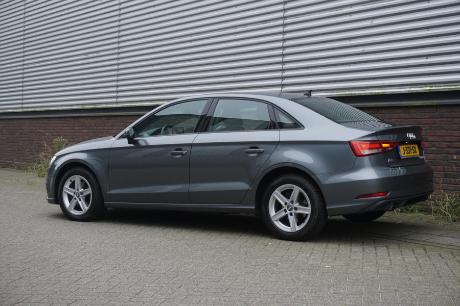 Audi A3 Limousine 30 TFSI 115PK Bi-Xenon/Navigatie/Cruise control/Parkeersensoren.