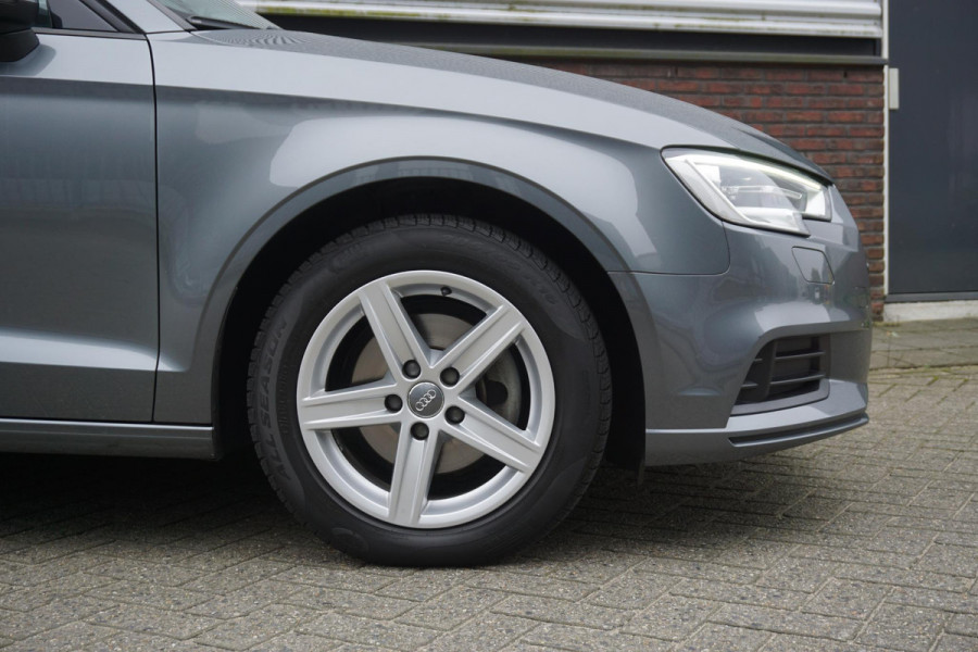 Audi A3 Limousine 30 TFSI 115PK Bi-Xenon/Navigatie/Cruise control/Parkeersensoren.