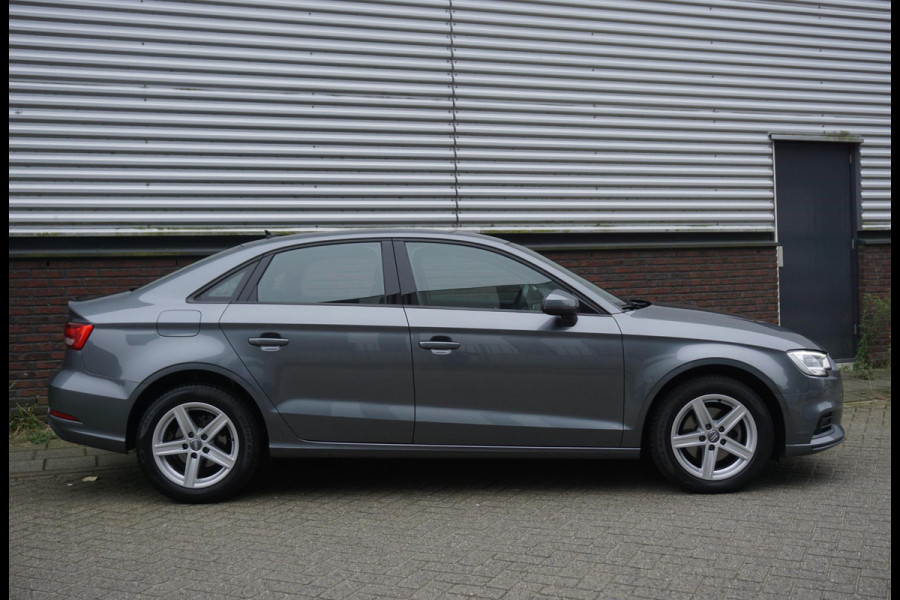 Audi A3 Limousine 30 TFSI 115PK Bi-Xenon/Navigatie/Cruise control/Parkeersensoren.