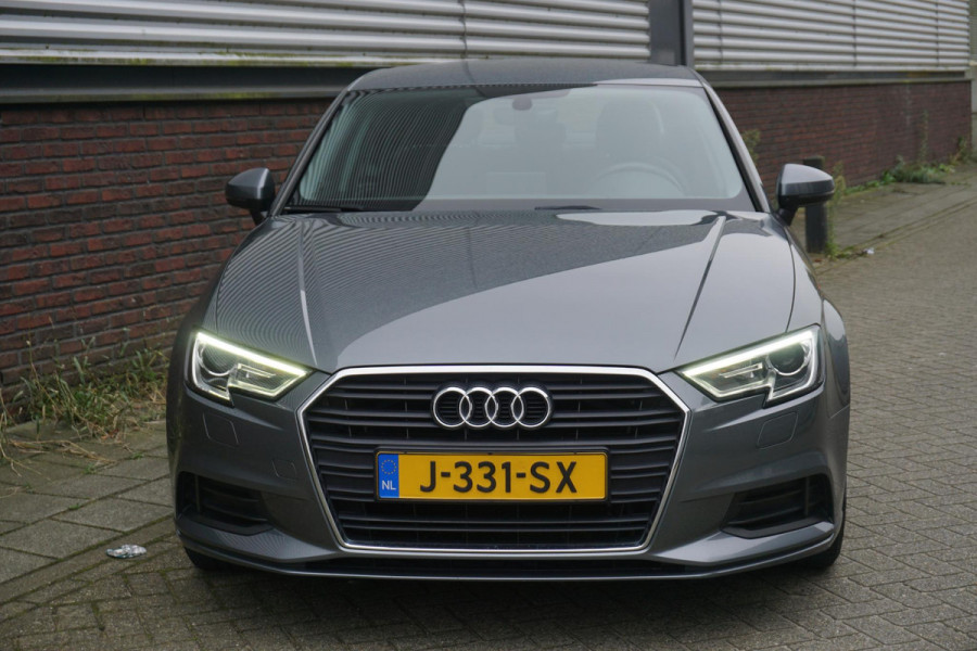 Audi A3 Limousine 30 TFSI 115PK Bi-Xenon/Navigatie/Cruise control/Parkeersensoren.