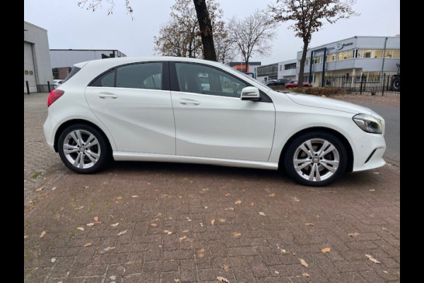 Mercedes-Benz A-Klasse 180 Ambition Automaat 104.000km Airco,Cruisecontrol,Navigatie