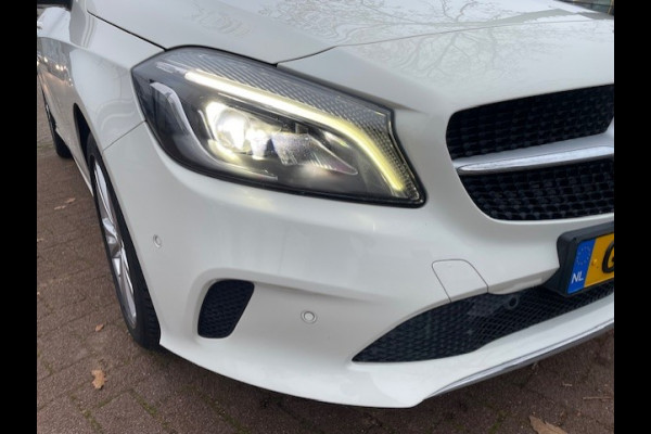 Mercedes-Benz A-Klasse 180 Ambition Automaat 104.000km Airco,Cruisecontrol,Navigatie