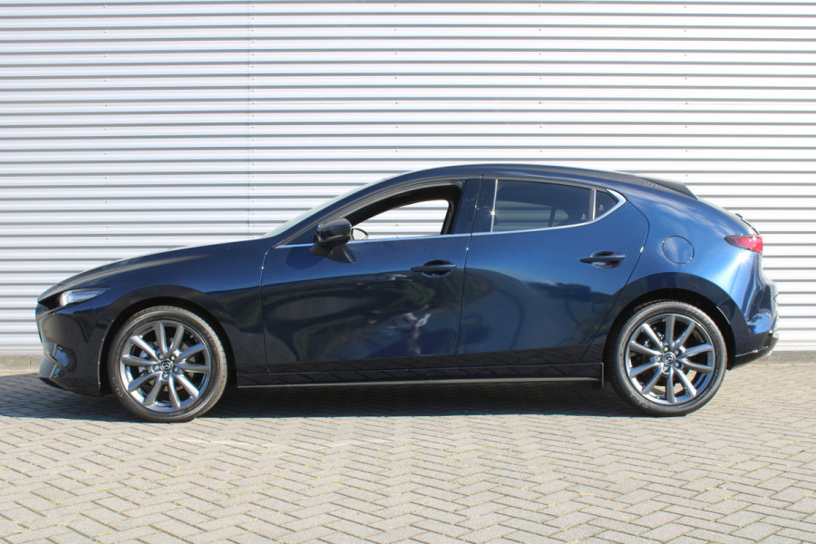 Mazda 3 2.0 e-SkyActiv-G 122PK 6MT Exclusive-line | Black Comfort Pack | Driver Assistance & Sound Pack | Design Pack | Hoge Korting | Uit voorraad leverbaar | Private Lease vanaf €469,- per maand |