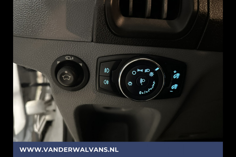 Ford Transit 2.0 TDCI L2H2 Euro6 Airco | Navigatie | Camera | Cruisecontrol | Apple Carplay Trekhaak, Android Auto, Verwarmde voorruit, Parkeersensoren, Bijrijdersbank