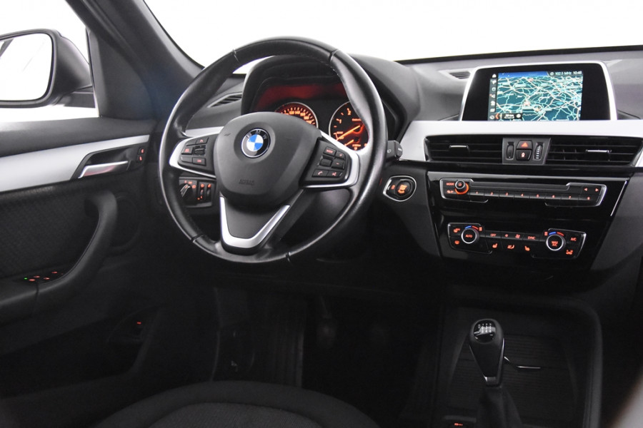 BMW X1 sDrive16d *Navigatie*Stoelverwarming*Park assist*