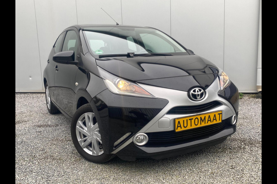 Toyota Aygo 1.0 VVT-i x-play | Automaat|Camera|Clima|Keyless GO|Schakelflipper|Blueth|Xenon|KM: 28.000 !!!