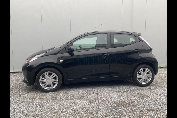 Toyota Aygo 1.0 VVT-i x-play | Automaat|Camera|Clima|Keyless GO|Schakelflipper|Blueth|Xenon|KM: 28.000 !!!