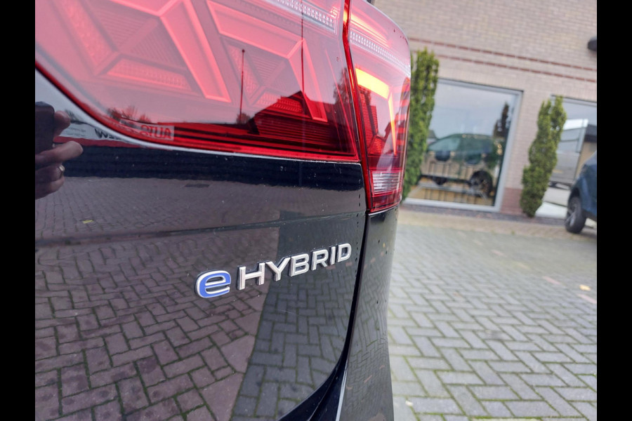 Volkswagen Tiguan 1.4 TSI eHybrid R-Line Black Style | Pano | Trekhaak | ACC