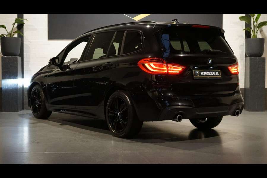 BMW 2 Serie Gran Tourer 220i 7p. M Sport AUTOMAAT-ACC-ALCANTARA-CAMERA-CLIMA-HEAD UP-KEYLESS-NAVI-PANO-WINTER-Etc.