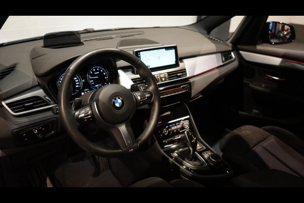 BMW 2 Serie Gran Tourer 220i 7p. M Sport AUTOMAAT-ACC-ALCANTARA-CAMERA-CLIMA-HEAD UP-KEYLESS-NAVI-PANO-WINTER-Etc.