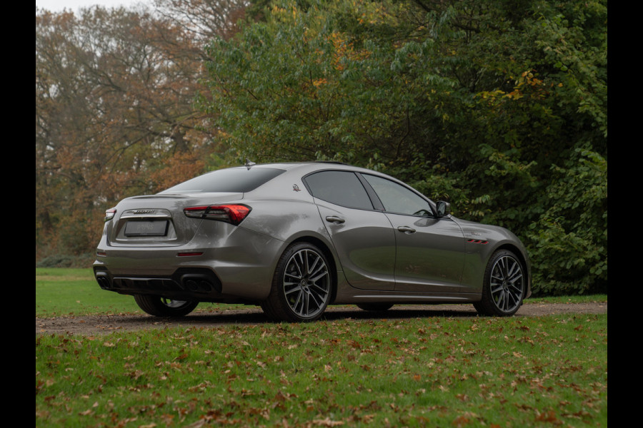 Maserati Ghibli Trofeo V8 580pk | Pano-dak | Veel carbon! | Stoelventilatie | 360 cam