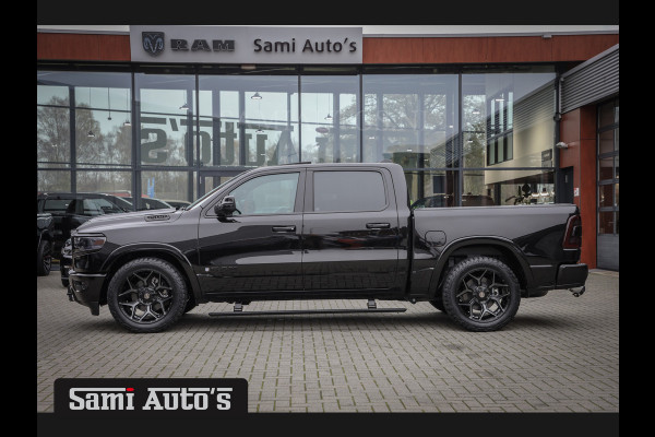 Dodge Ram 1500 LONGHORN BLACK OPS | HUD & VIRTUAL | PRIJS MET LPG + HEAD UP ADG + DEKSEL + PANORAMADAK GWJ + LUCHTVERING SER + BOM VOL | L CREW CAB | DUBBELE CABINE | 5,7L V8 HEMI 402 PK 4X4 | 5 PERSOONS | GRIJSKENTEKEN | VOORRAAD NR 2202 - 9563