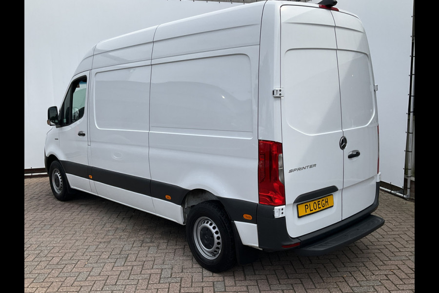 Mercedes-Benz eSprinter 55kWh 3-Pers L2H2 Snellader Camera Hoog Lang Stoelverwarming 3 zits