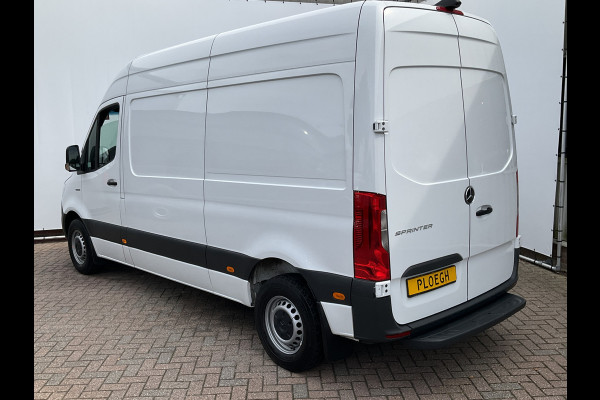 Mercedes-Benz eSprinter 55kWh 3-Pers L2H2 Snellader Camera Hoog Lang Stoelverwarming 3 zits