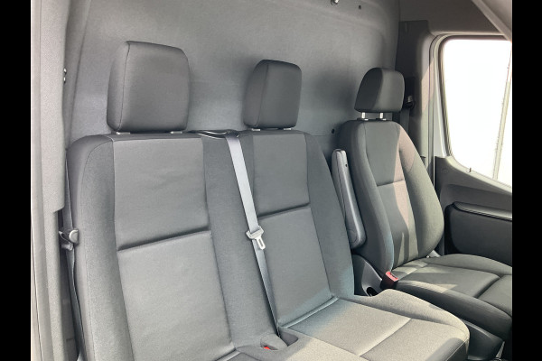 Mercedes-Benz eSprinter 55kWh 3-Pers L2H2 Snellader Camera Hoog Lang Stoelverwarming 3 zits