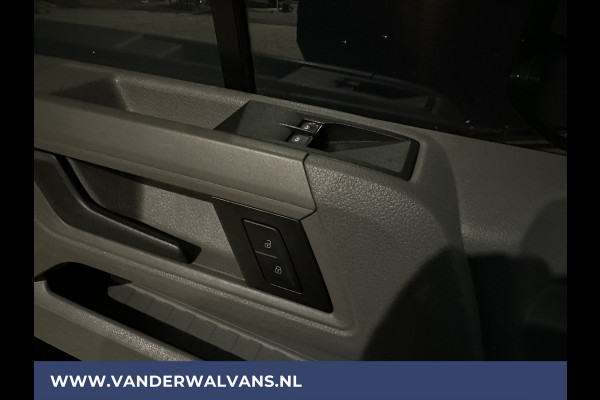 Volkswagen Crafter 2.0 TDI 141pk L3H2 L2H1 Euro6 Airco | 3000kg trekvermogen Bluetooth telefoonvoorbereiding