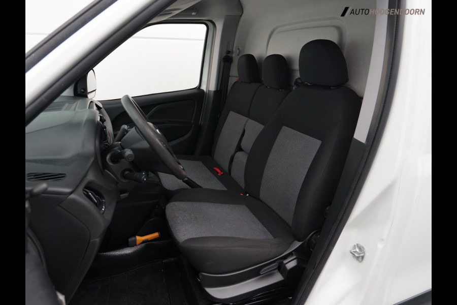 Fiat Dobló Cargo 1.6 MJ Maxi 3-zits L2H1 (LED VERLICHTING,NAVIGATIE,AIRCO,BLUETOOTH,CRUISE,IMPERIAAL,TREKHAAK,TOPCONDITIE)