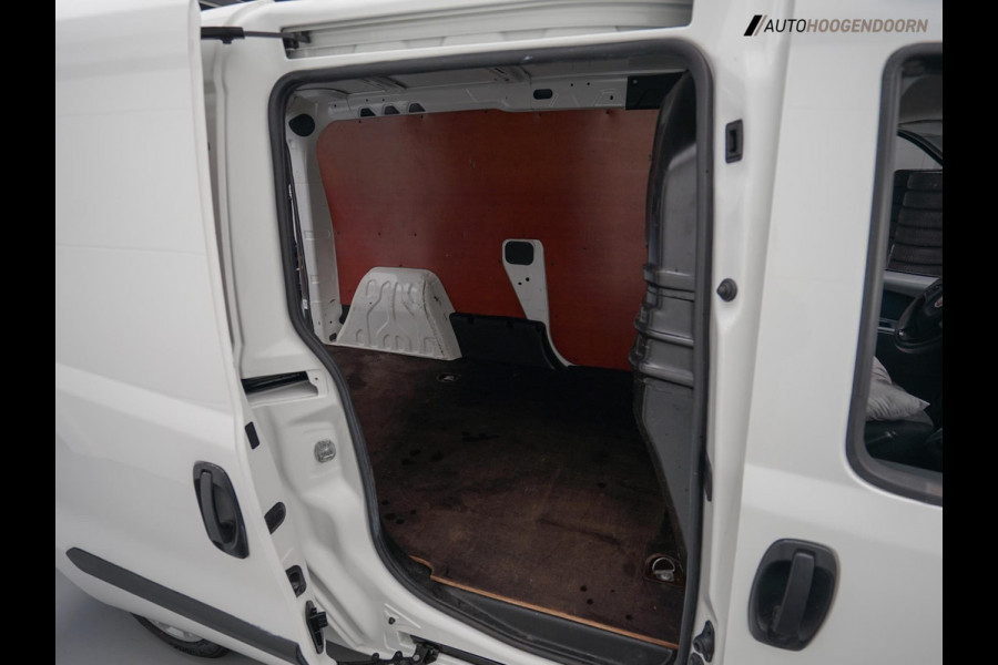 Fiat Dobló Cargo 1.6 MJ Maxi 3-zits L2H1 (LED VERLICHTING,NAVIGATIE,AIRCO,BLUETOOTH,CRUISE,IMPERIAAL,TREKHAAK,TOPCONDITIE)