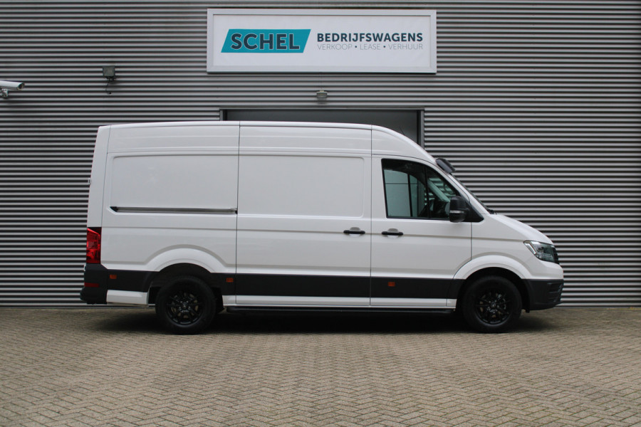 Volkswagen Crafter 35 2.0 TDI L3H3 Comfortline 140pk - LED - Carplay - Camera - Betimmering - Trekhaak - Rijklaar