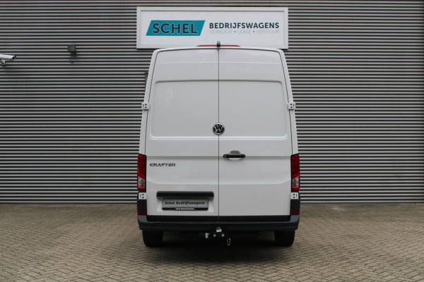 Volkswagen Crafter 35 2.0 TDI L3H3 Comfortline 140pk - LED - Carplay - Camera - Betimmering - Trekhaak - Rijklaar