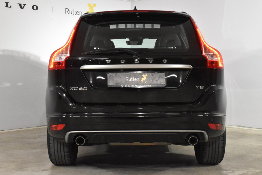 Volvo XC60 T5 245PK Automaat FWD R-Design / Panoramadak / Navigatie / Parkeersenoren V.&A. + Parkeercamera achter / Elek. verstelbare best. stoel met geheugen  / Stoelverwarming voor / Elek. bedienbare achterklep / Thuiskomer / Standkachel/