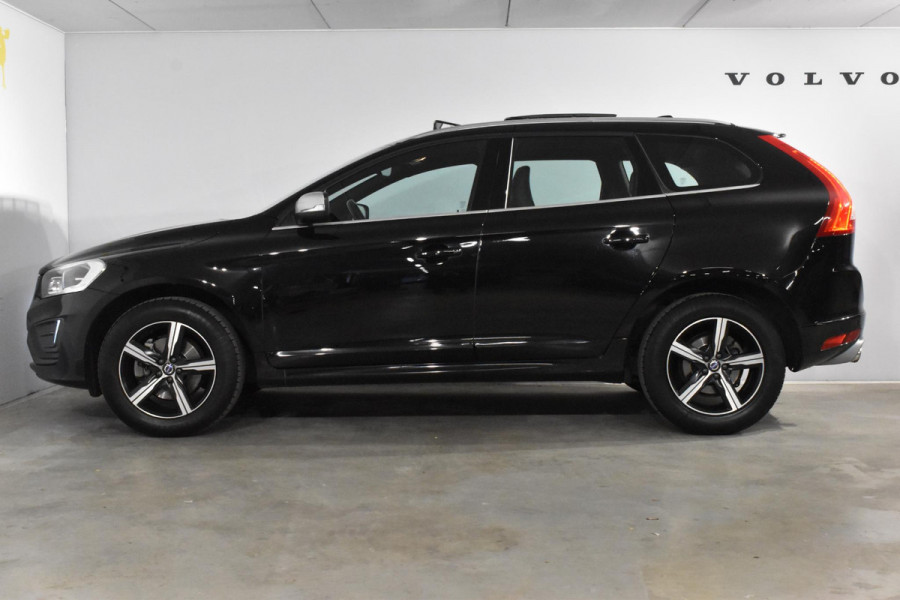 Volvo XC60 T5 245PK Automaat FWD R-Design / Panoramadak / Navigatie / Parkeersenoren V.&A. + Parkeercamera achter / Elek. verstelbare best. stoel met geheugen  / Stoelverwarming voor / Elek. bedienbare achterklep / Thuiskomer / Standkachel/