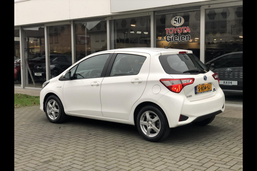 Toyota Yaris 1.5 Hybrid Aspiration Plus | Lichtmetalen velgen, Stoelverwarming, Cruise control, Parkeercamera, Bluetooth, Safety sense