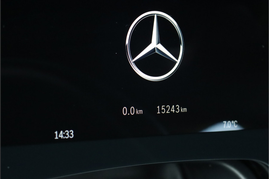 Mercedes-Benz EQE 300 Luxury Line 89 kWh | Hyperscreen | Luchtvering | Distronic+ | Trekhaak | Burmester | Memory | Warmtepomp | Rijassistentiepakket+ | Keyless Go | Leder | Digital Light |