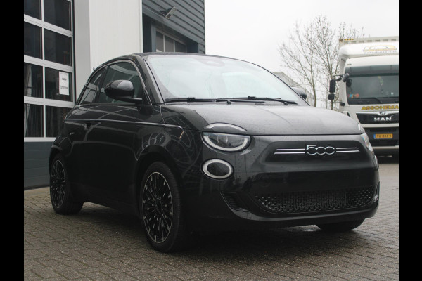 Fiat 500E CABRIO La Prima 42 kWh | By Bocelli | Leder | 17" | Navi | Winter Pack | SEPP € 2000,-