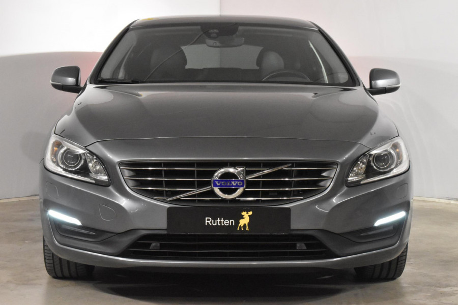 Volvo V60 T2 122PK Automaat Summum / Xenon / Leer / Donker getint glas / Navigatie /