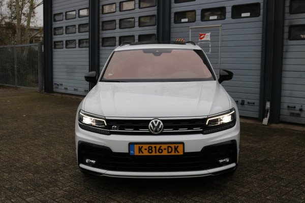 Volkswagen Tiguan 1.5 TSI ACT Highline Business R Xenon Led Panodak T-haak Bj:2020