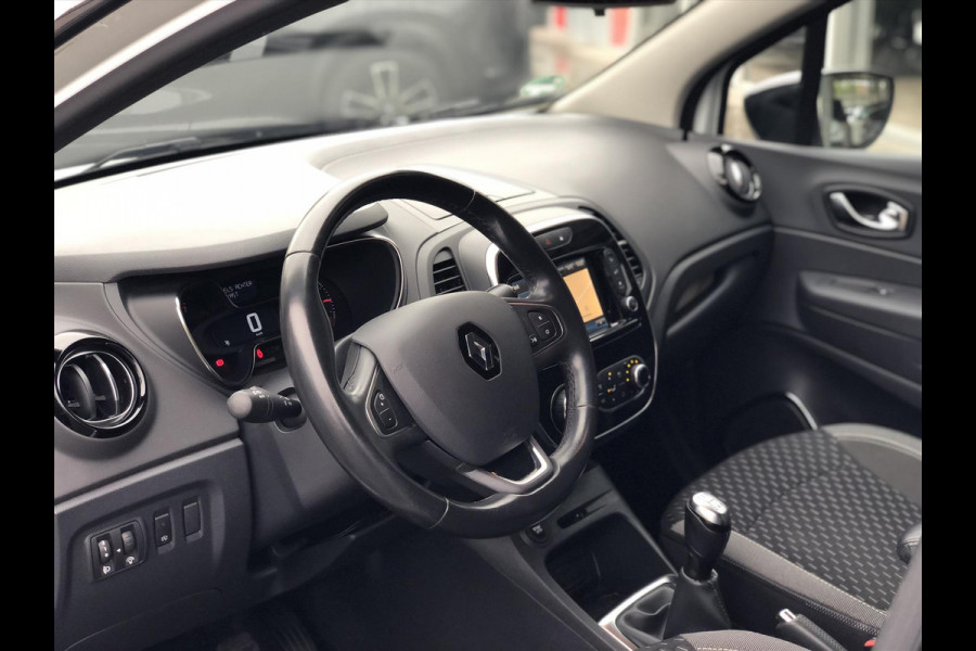 Renault Captur 0.9TCe Intens | Trekhaak, Apple CarPlay/Android Auto, 17inch, LED, Navigatie, Keyless, Parkeersensoren