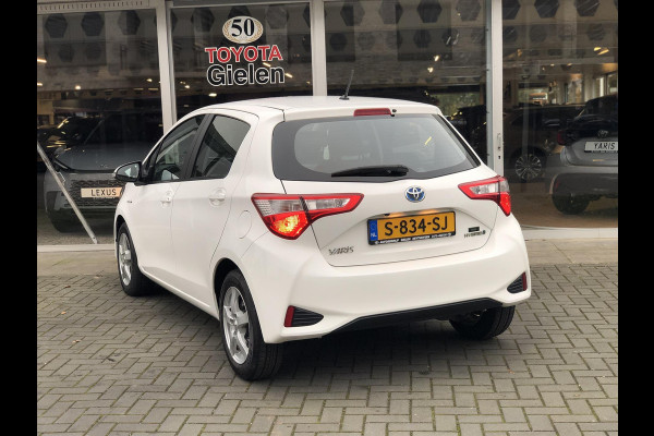 Toyota Yaris 1.5 Hybrid Aspiration Plus | Lichtmetalen velgen, Stoelverwarming, Cruise control, Parkeercamera, Bluetooth, Safety sense