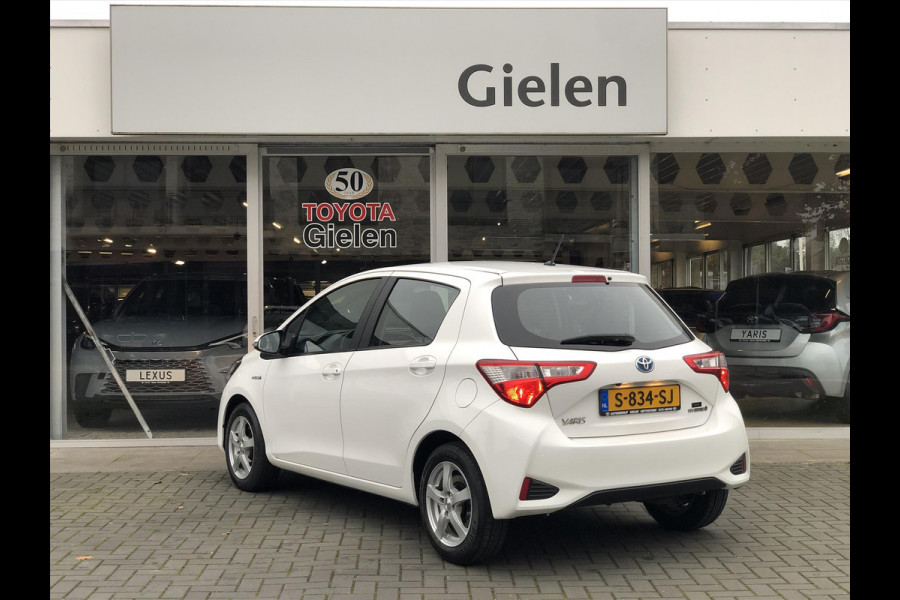 Toyota Yaris 1.5 Hybrid Aspiration Plus | Lichtmetalen velgen, Stoelverwarming, Cruise control, Parkeercamera, Bluetooth, Safety sense