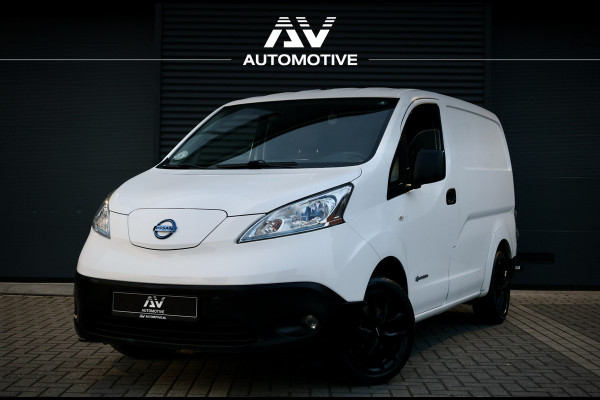 Nissan e-NV200 24 kWH | Airco | Camera | Stuur- en stoelverwarming | Trekhaak | Bluetooth | Nieuwe APK | 170KM Actieradius | Zero emissie | 100% elektrisch