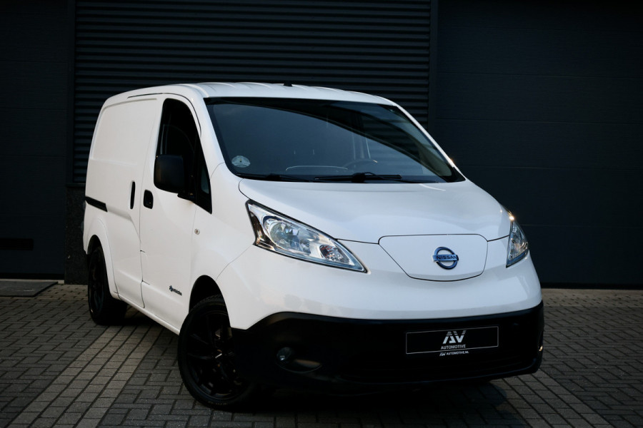 Nissan e-NV200 24 kWH | Airco | Camera | Stuur- en stoelverwarming | Trekhaak | Bluetooth | Nieuwe APK | 170KM Actieradius | Zero emissie | 100% elektrisch