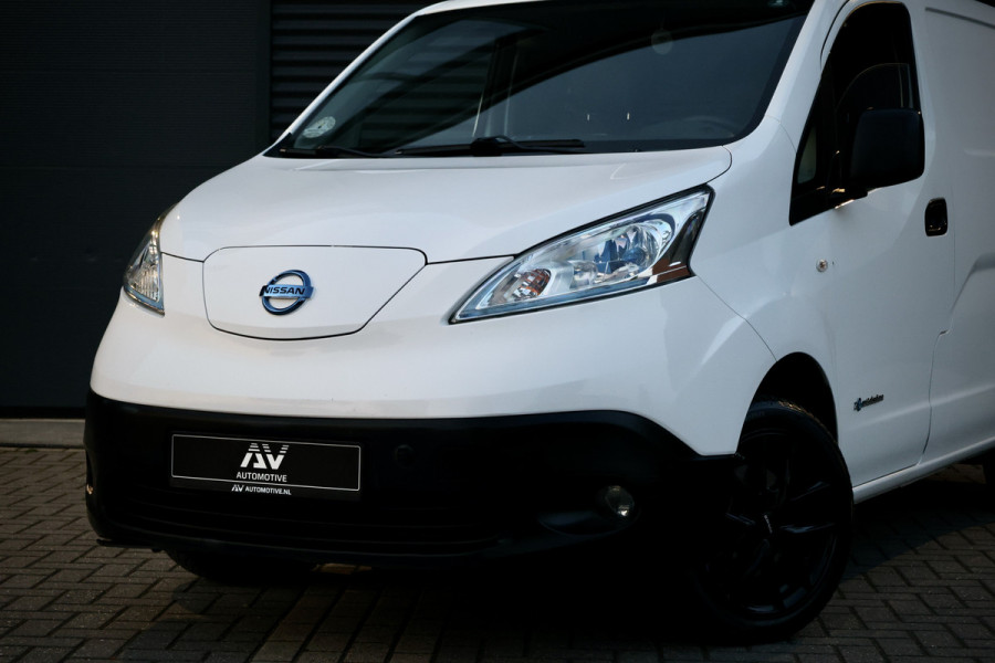 Nissan e-NV200 24 kWH | Airco | Camera | Stuur- en stoelverwarming | Trekhaak | Bluetooth | Nieuwe APK | 170KM Actieradius | Zero emissie | 100% elektrisch