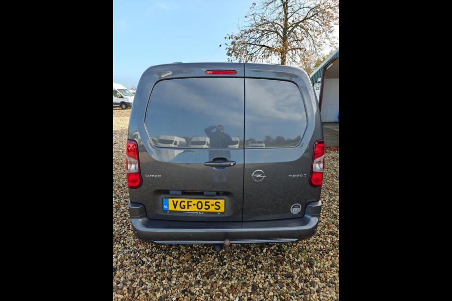 Opel Combo 1.5D L1H1 Innovation AUTOMAAT , navi , camera , 1e Eig.