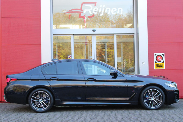 BMW 5 Serie 530i 252PK AUTOMAAT HIGH EXECUTIVE EDITION | ELEKTRISCH WEGKLAPBARE TREKHAAK | PANORAMISCH SCHUIF/KANTEL DAK | BMW LASER LIGHT KOPLAMPEN | ELEKTRISCH VERSTELBARE STOELEN MET GEHEUGEN FUNCTIE | ELEKTRISCH VERSTELBAAR STUUR KOLOM | APPLE CARPLAY/ANDROID AUTO | LEDEREN BEKLEDING | ACHTERUITRIJ CAMERA | STOEL VERWARMING | ORIGINEEL NEDERLANDSE AUTO! | M-PERFORMANCE REMMEN | 360° CAMERA | DODEHOEK DETECTIE | 2000KG TREKGEWICHT! |