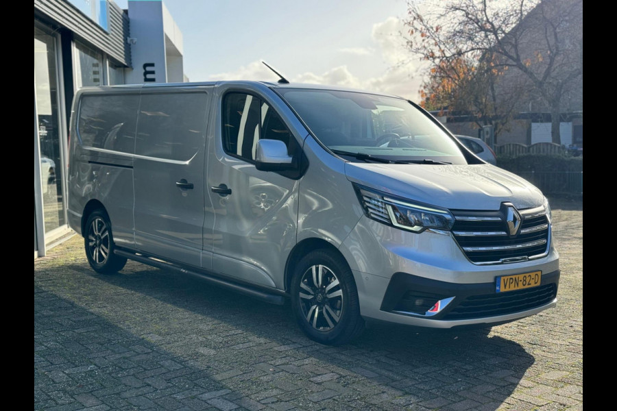 Renault Trafic 2.0 dCi 150 T30 L2H1 Luxe Trekhaak / Navi / P-sensoren & Camera / Keyless / Clima / LM velgen / Nette bus!