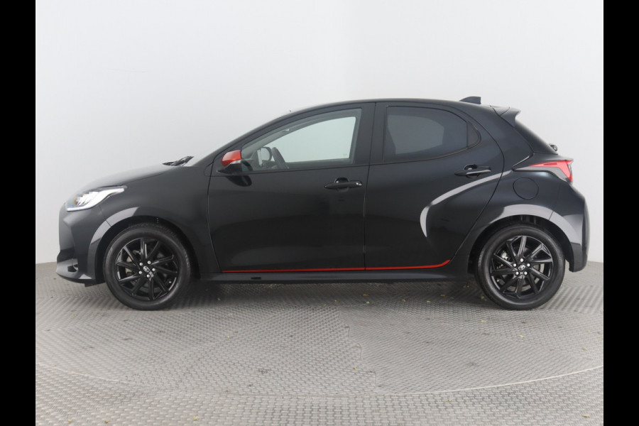 Toyota Yaris 1.5 Hybrid Black Edition | 10 JAAR GARANTIE! | Stoelverwarming | Apple CarPlay & AndroidAUTO | Camera