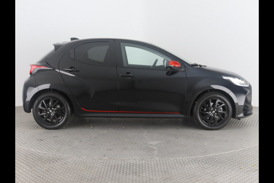 Toyota Yaris 1.5 Hybrid Black Edition | 10 JAAR GARANTIE! | Stoelverwarming | Apple CarPlay & AndroidAUTO | Camera