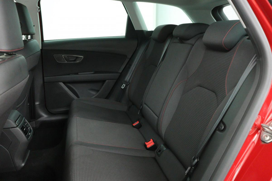 Seat Leon 1.4 TSI FR | Full LED | Trekhaak | Navigatie | Climate control | Bluetooth | Sportstoelen | PDC | Cruise control