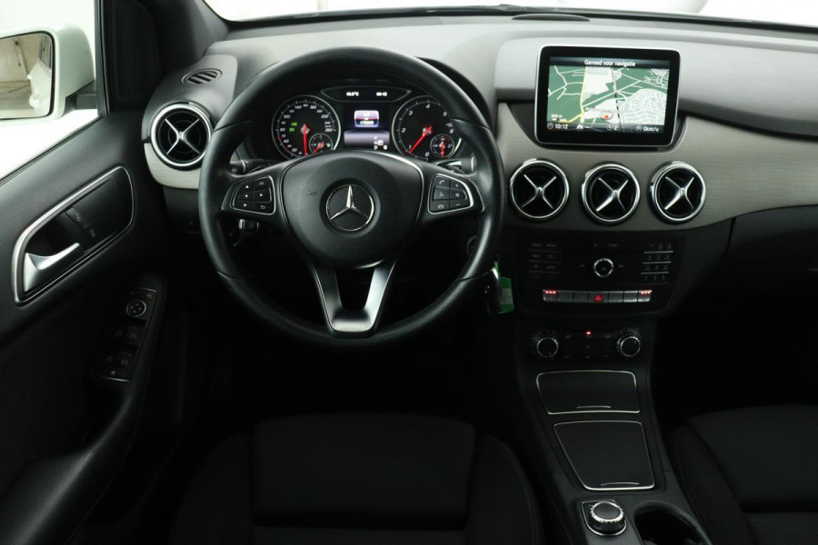 Mercedes-Benz B-Klasse 180d Ambition | Stoelverwarming | Navigatie | Full LED | Trekhaak | Airco | PDC | Cruise control | Park Assist