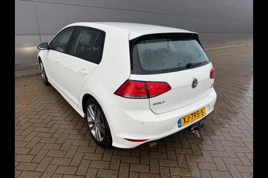 Volkswagen Golf 1.6 TDI Business Edition R Connected verstuiver defect