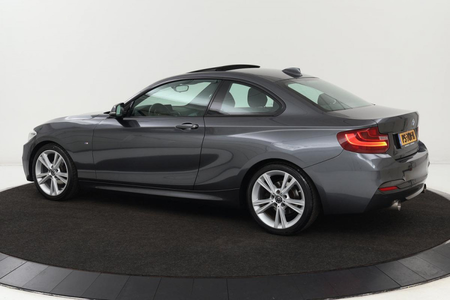 BMW 2 Serie Coupé 218i M-Sport | Schuifdak | Carplay | Stoelverwarming | Xenon | Sportstoelen | Navigatie | PDC | Alcantara | Climate control