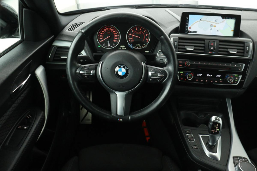 BMW 2 Serie Coupé 218i M-Sport | Schuifdak | Carplay | Stoelverwarming | Xenon | Sportstoelen | Navigatie | PDC | Alcantara | Climate control